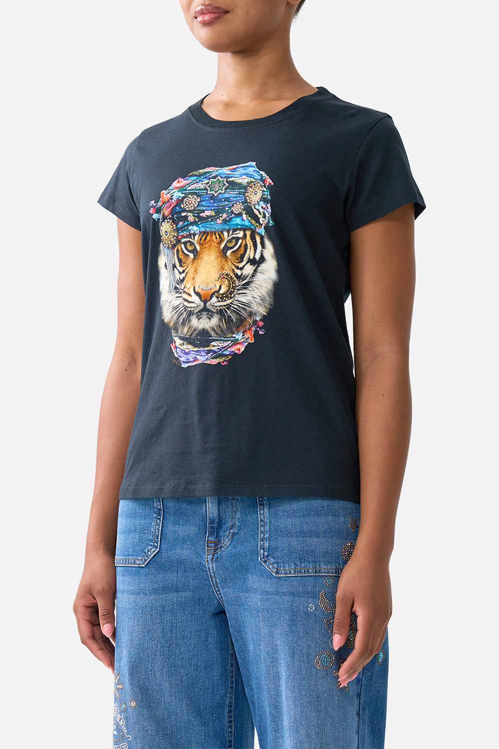 SLIM FIT ROUND NECK T-SHIRT AMULETS AND ALCHEMY