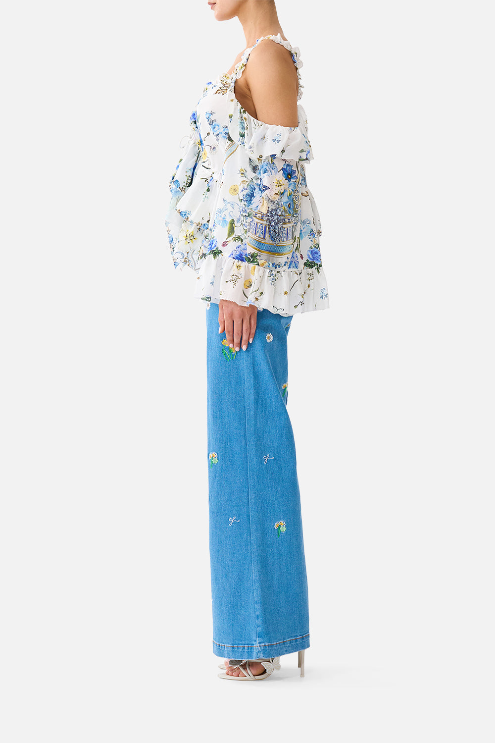 TOP CON VOLANTES EN LOS HOMBROS AL DESCUBIERTO ESTAMPADO DANDELION SKIES