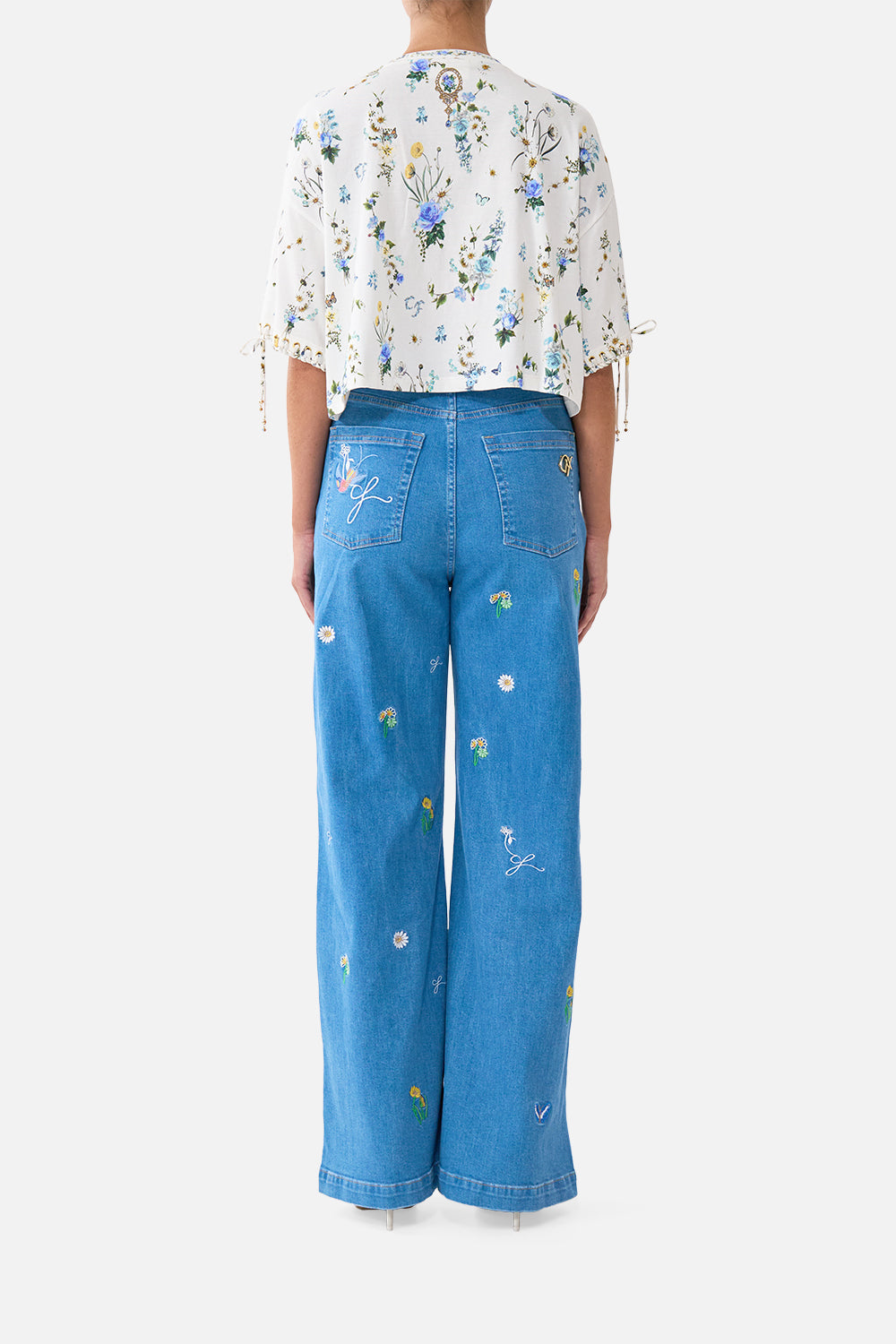 The CAMILLA BOXY CROP TEE DANDELION SKIES