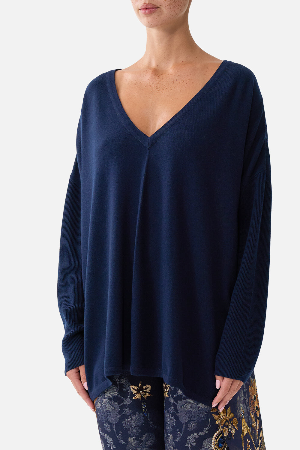 V NECK JUMPER WITH SILK BACK CLOAKED IN BAROQUE