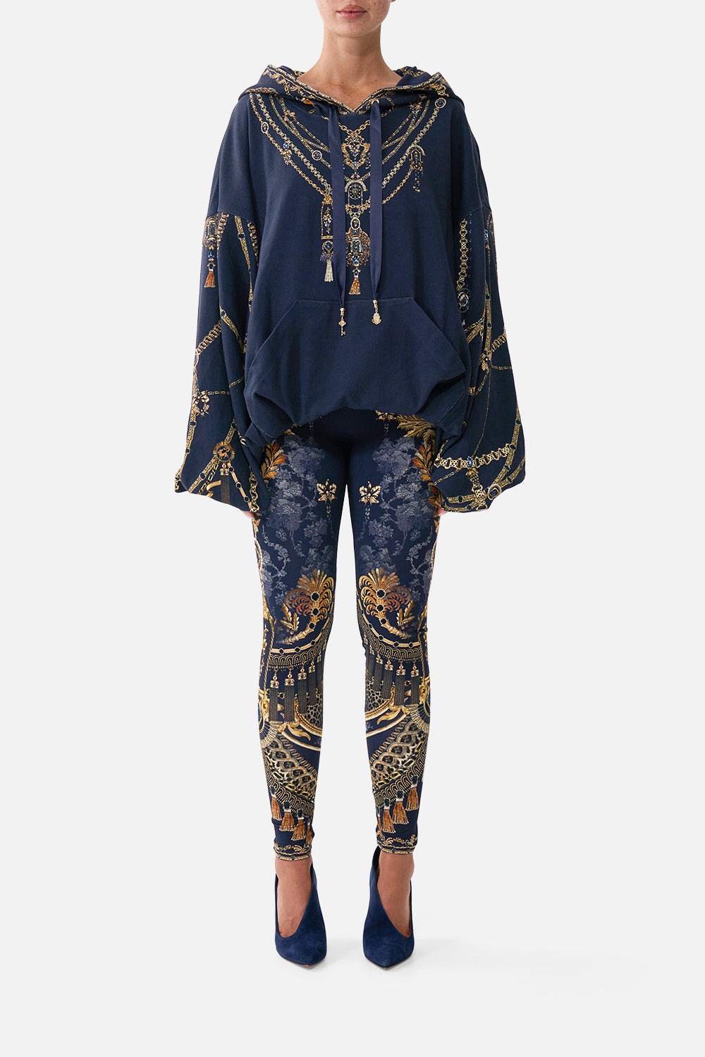 SUDADERA HOLGADA CON CAPUCHA ESTILO CAPA BARROCA