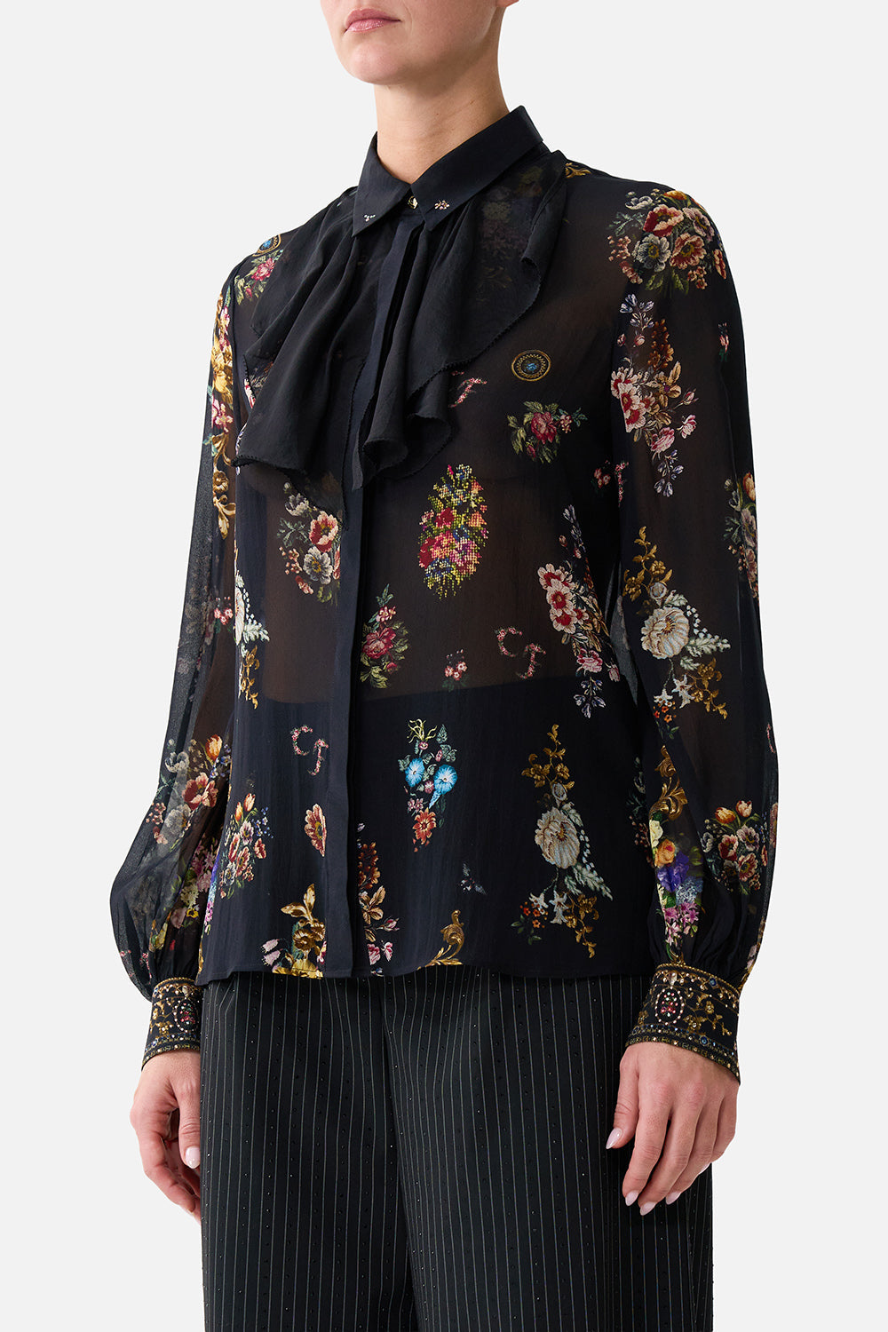 CAMISA CON CUELLO Y VOLANTES EN EL ESCOTE, NIGHT GARDEN