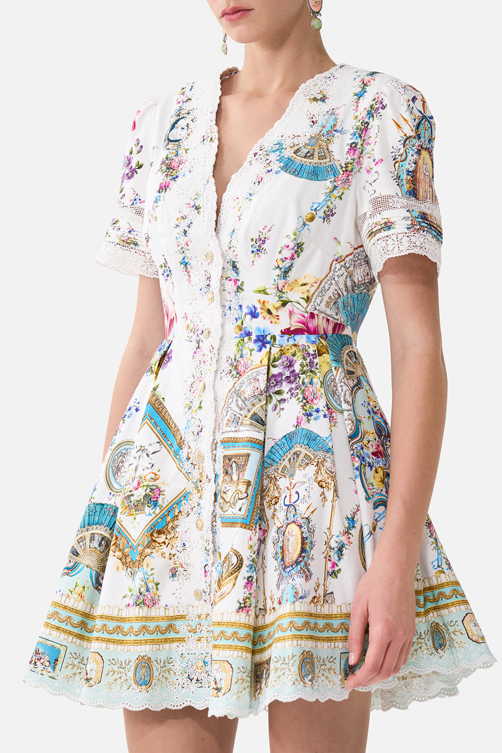 VESTIDO CORTO CON CUELLO EN V Y MANGAS CORTAS ARTESANÍA PARA LOS ARTESANOS