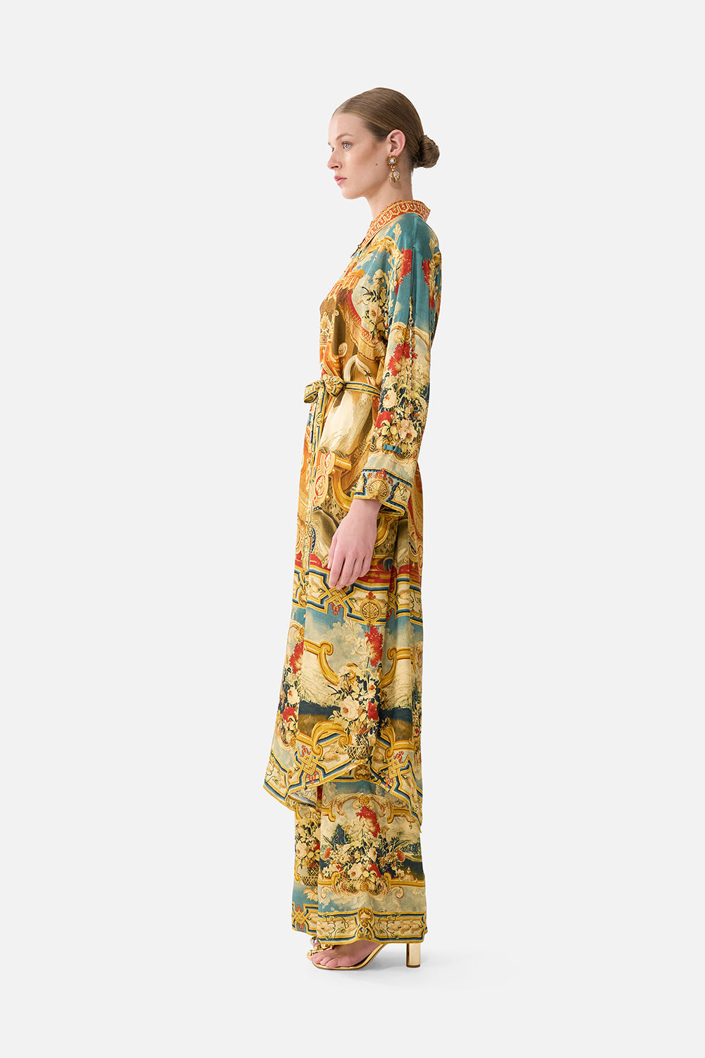 VESTIDO CAMISERO CON DETALLE DE BOTONES EN LA ESPALDA LA RICA TAPICERÍA DE LA VIDA