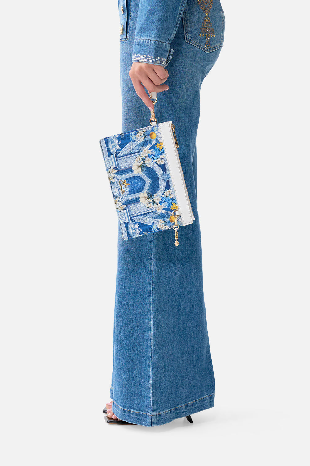 CARTERA DE MANO CON ASA DE PULSERA DE NADA GRANADA