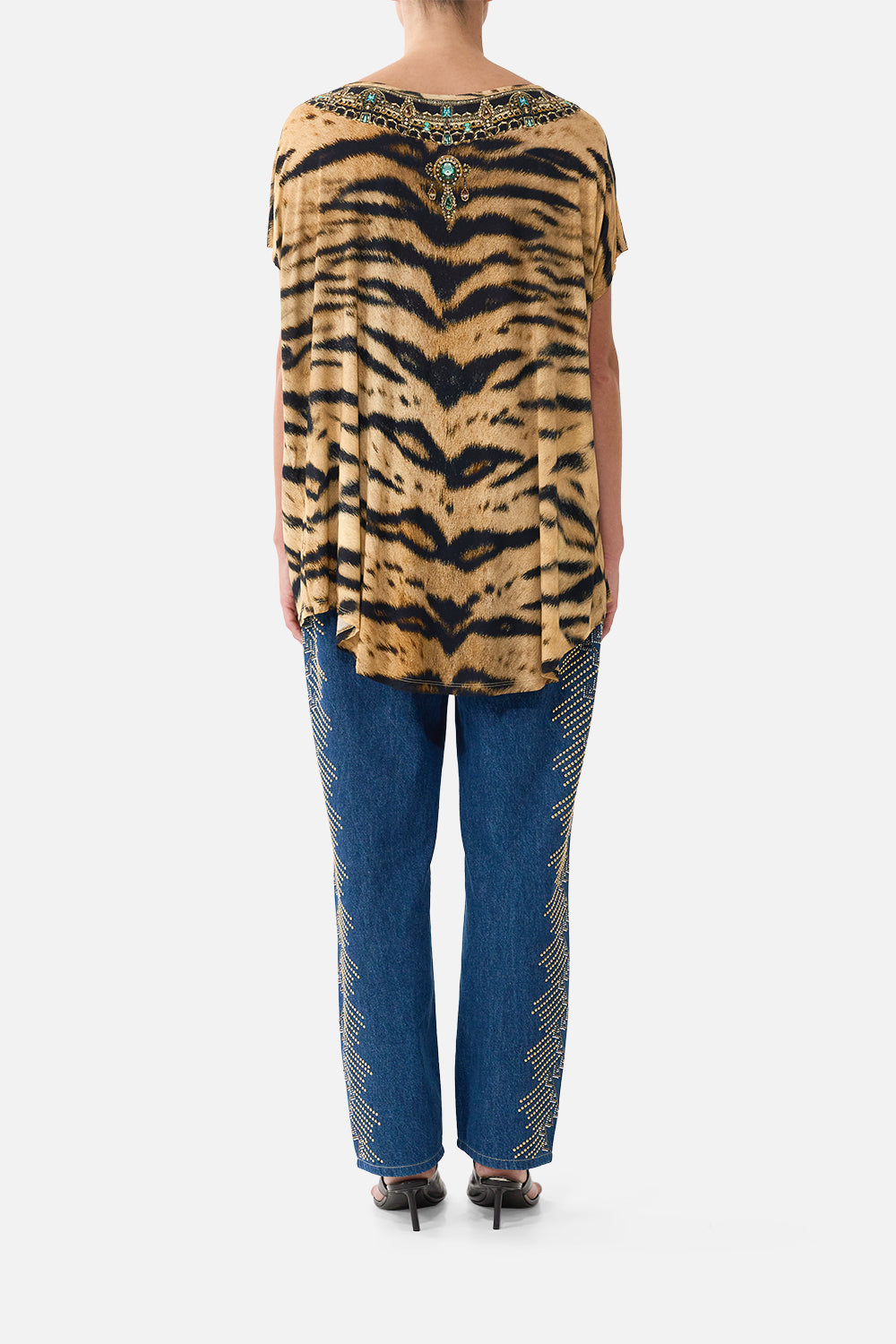 The Loose Fit Tee in print A Wink To The Wild
