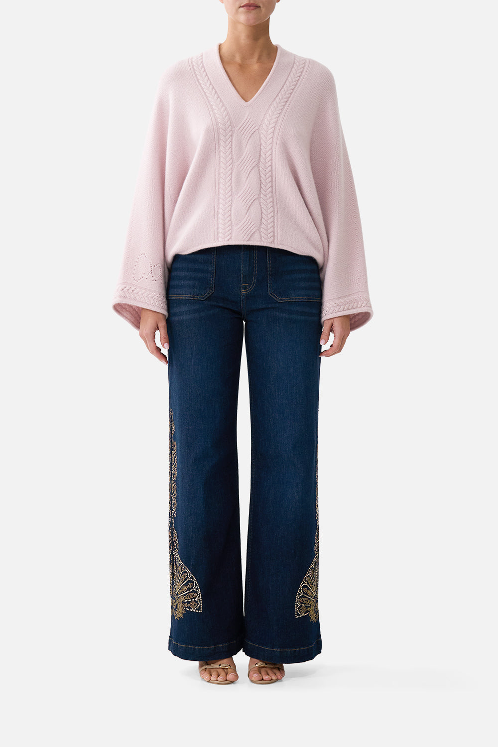 The CAMILLA CASHMERE KNIT RELAXED V-NECK SWEATER CHAMBER OF BLOOMSCHAMBER OF BLOOMS