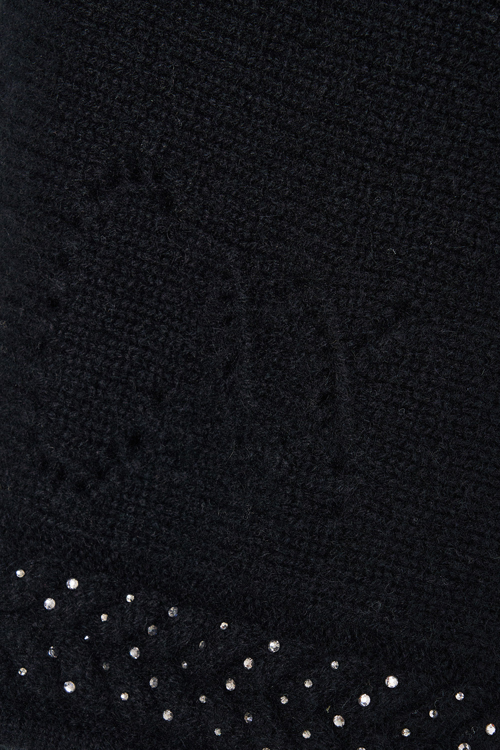 The CAMILLA CASHMERE KNIT RELAXED V-NECK SWEATER NIGHT GARDEN in our  print.