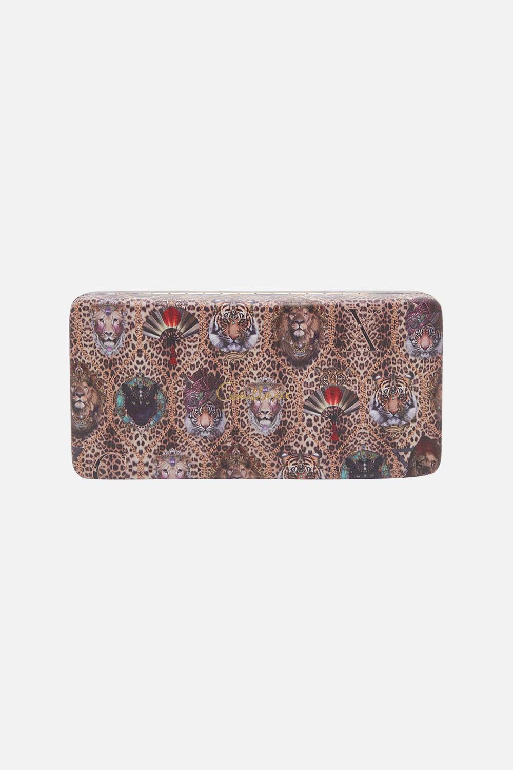 The CAMILLA CIAO CIAO SUNGLASSES SOLID BLACK in our  print.