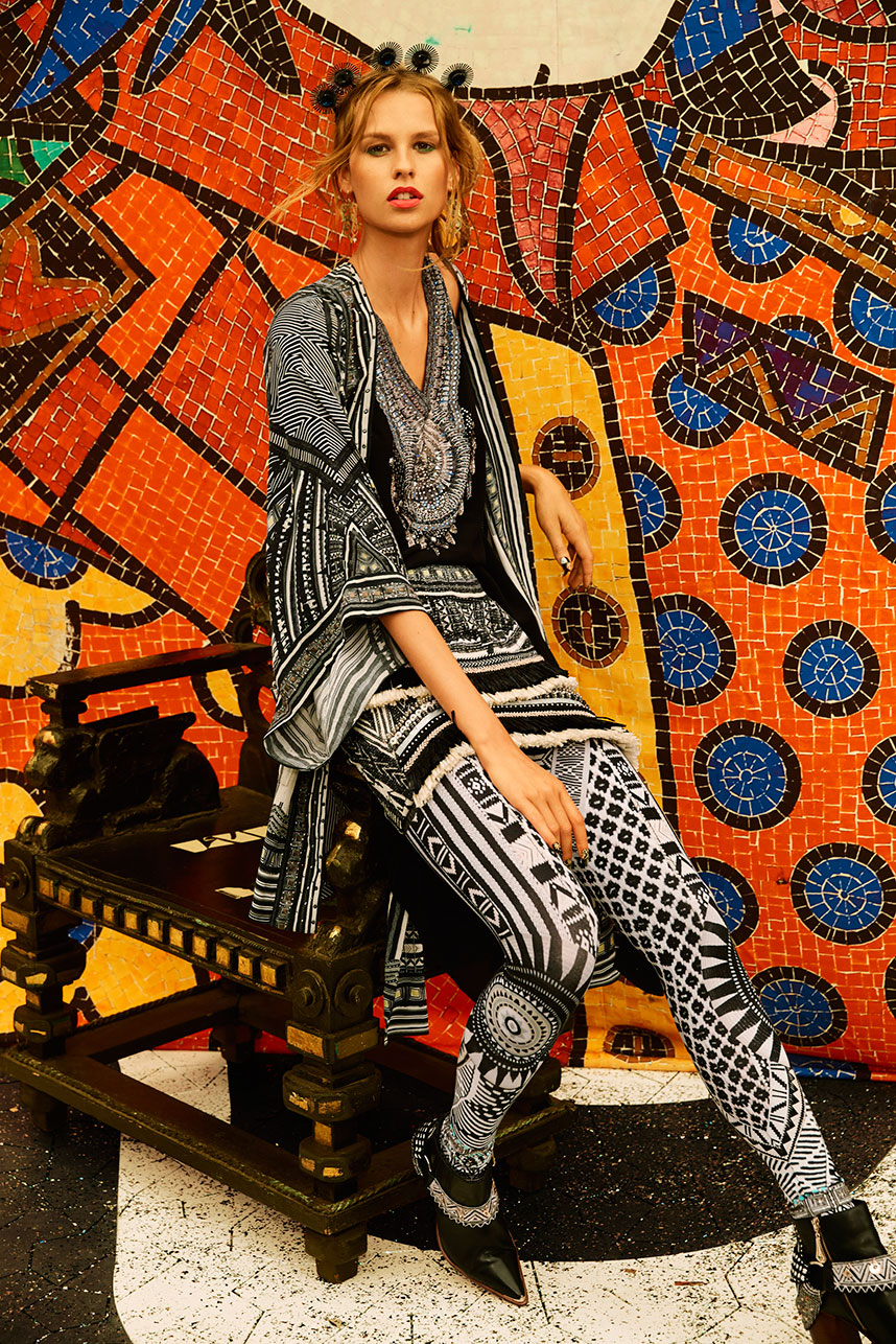 BETWEEN THE LINES KIMONO W TIE BELT