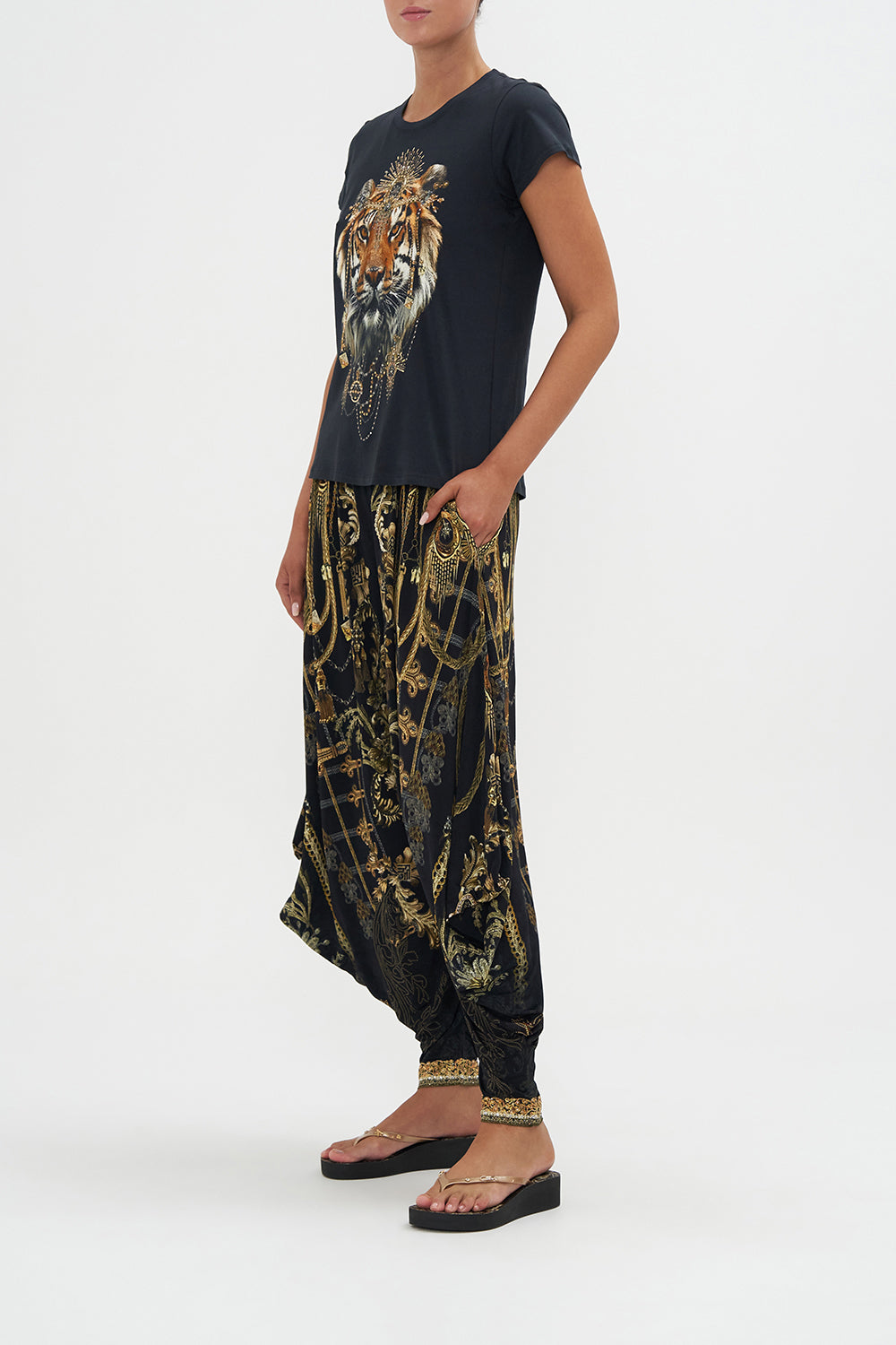 SLIM FIT ROUND NECK T-SHIRT THE NIGHT IS NOIR