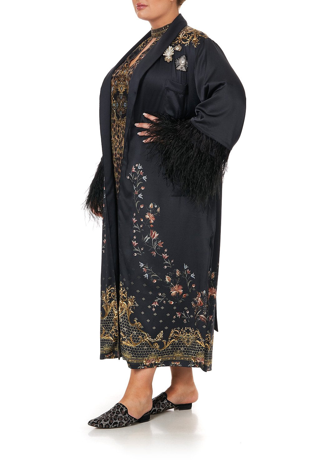 LONG ROBE WITH FLARED SLEEVE ABINGDON PALACE