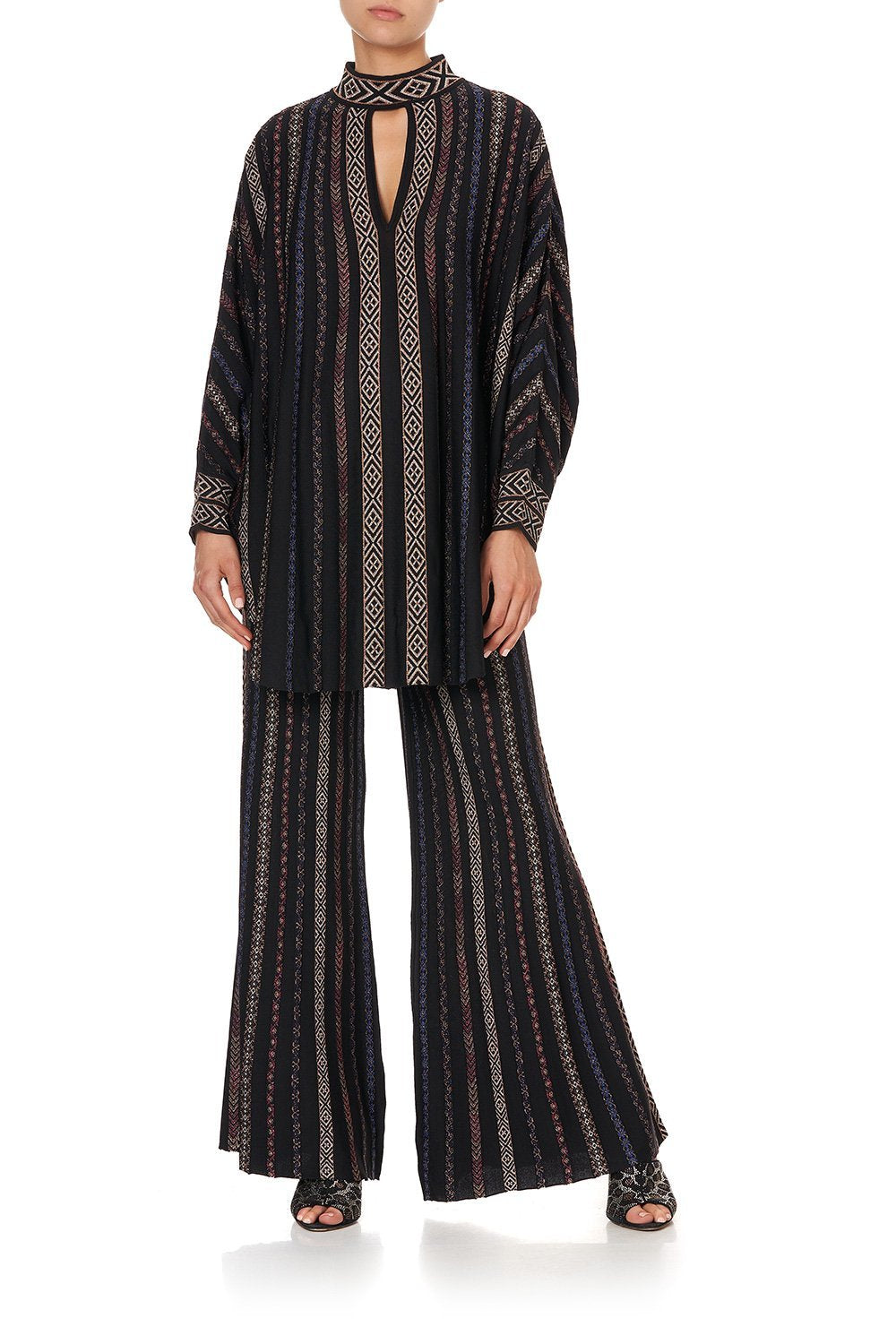 KNITTED KAFTAN WITH NECKBAND SWINGING SIXTIES