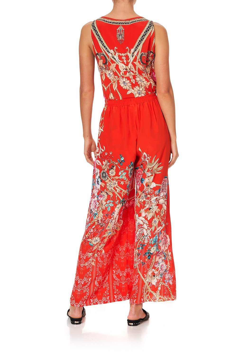 WIDE LEG TROUSER WITH FRONT POCKETS AND THE QUEEN WORE RED