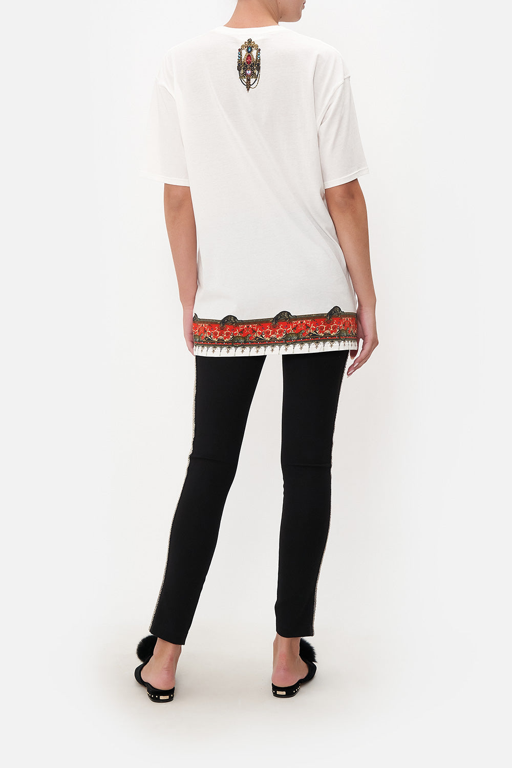 OVERSIZE BAND TEE AND THE QUEEN WORE RED