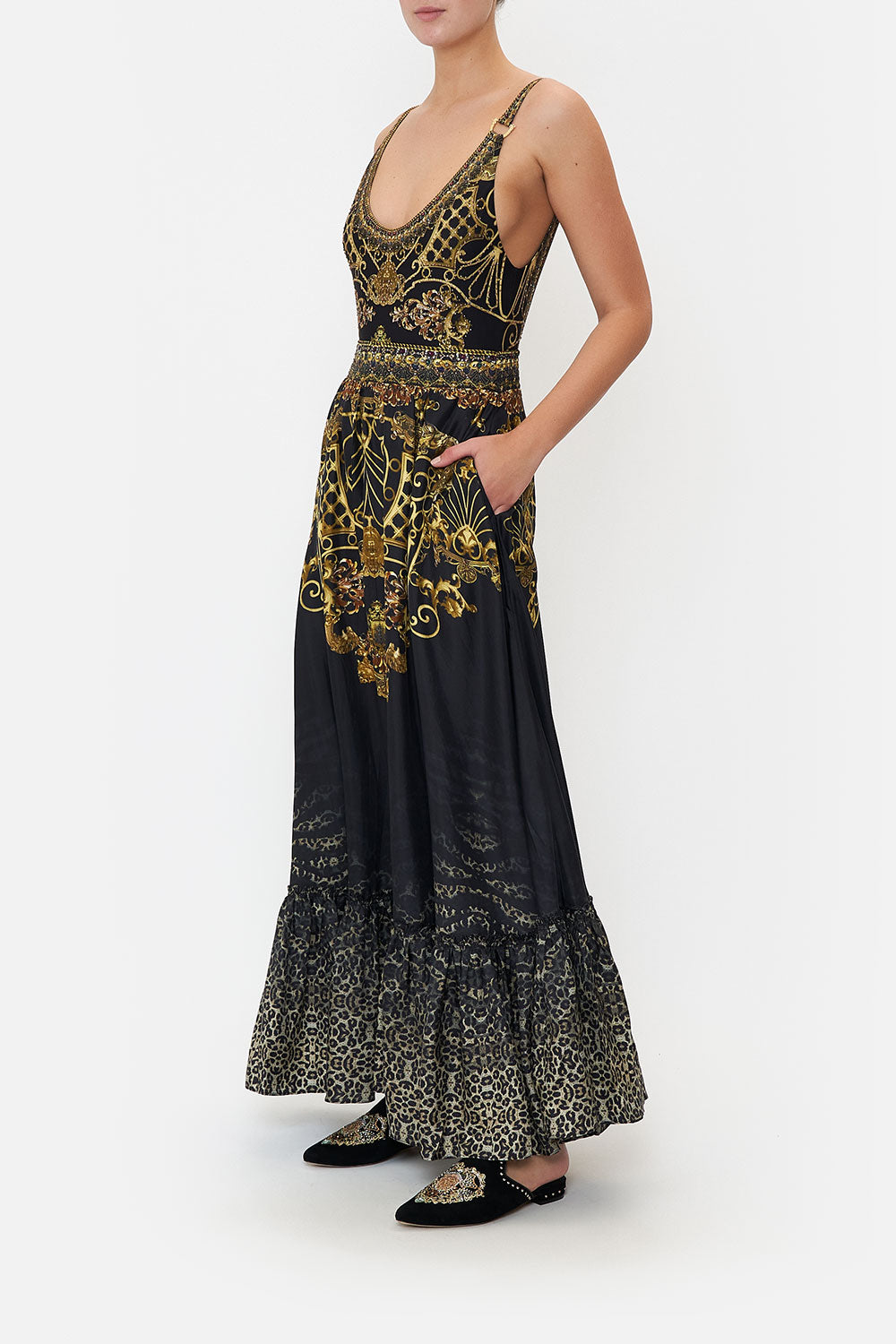 RUFFLE HEM SKIRT SHADOWS OF ARMADA