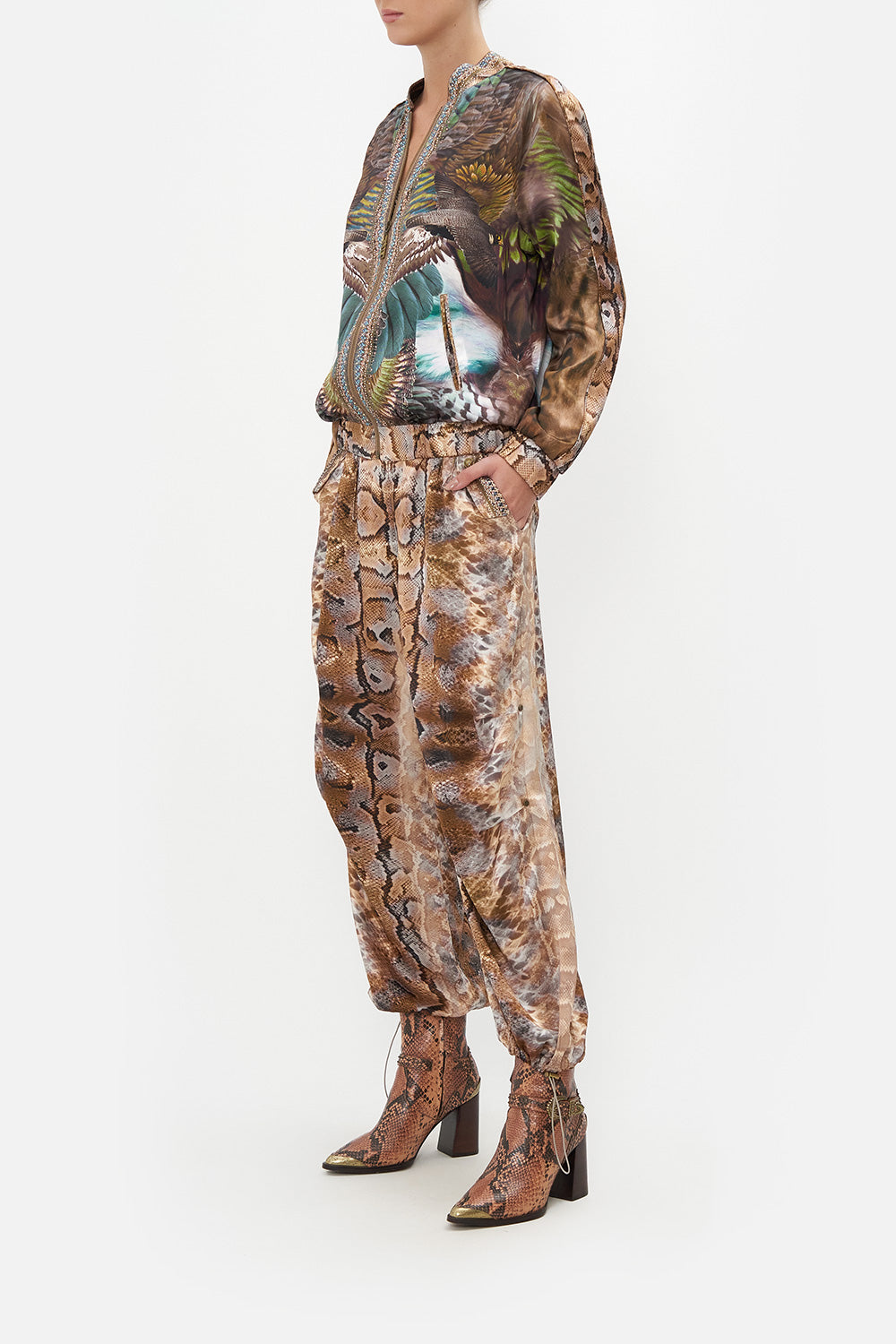 ENCASED ELASTIC RAGLAN BOMBER CALL OF THE FALCON