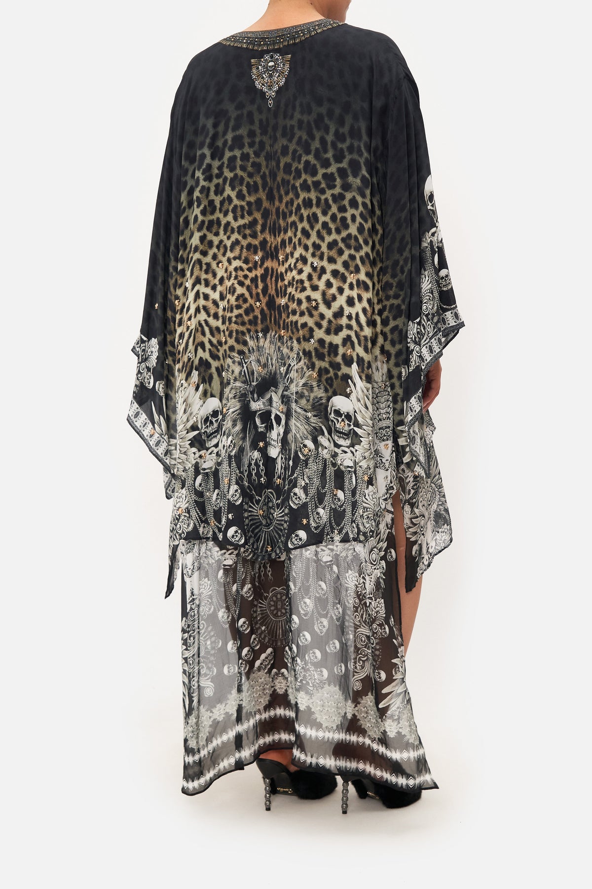 KIMONO WITH LONG UNDERLAYER ORDER OF DISORDER