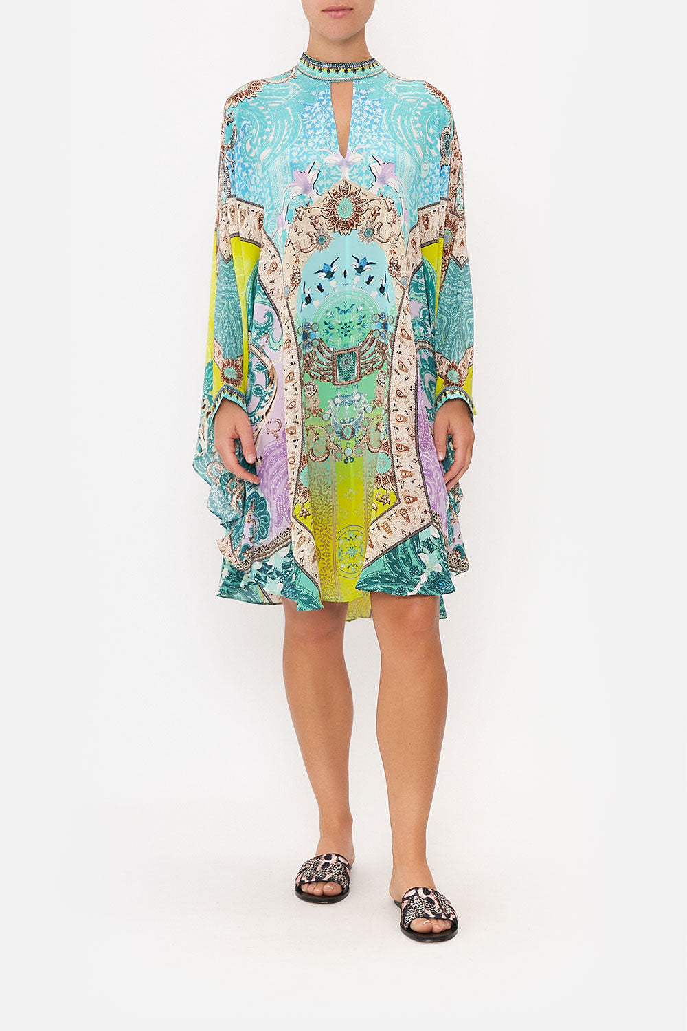 SHORT KAFTAN WITH HIGH NECK TURN BACK TIME