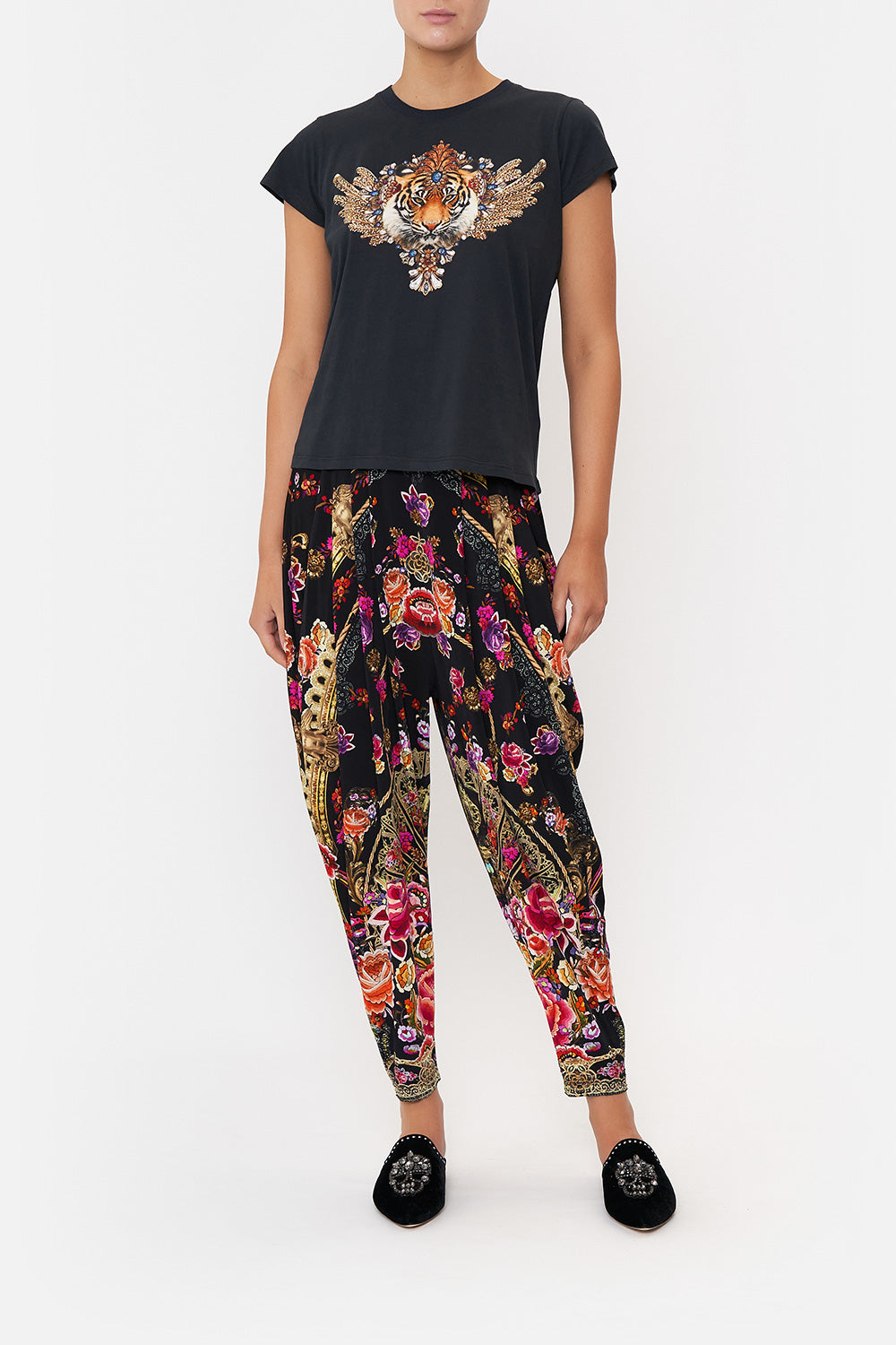 SLIM FIT ROUND NECK T-SHIRT DANCE WITH DUENDE