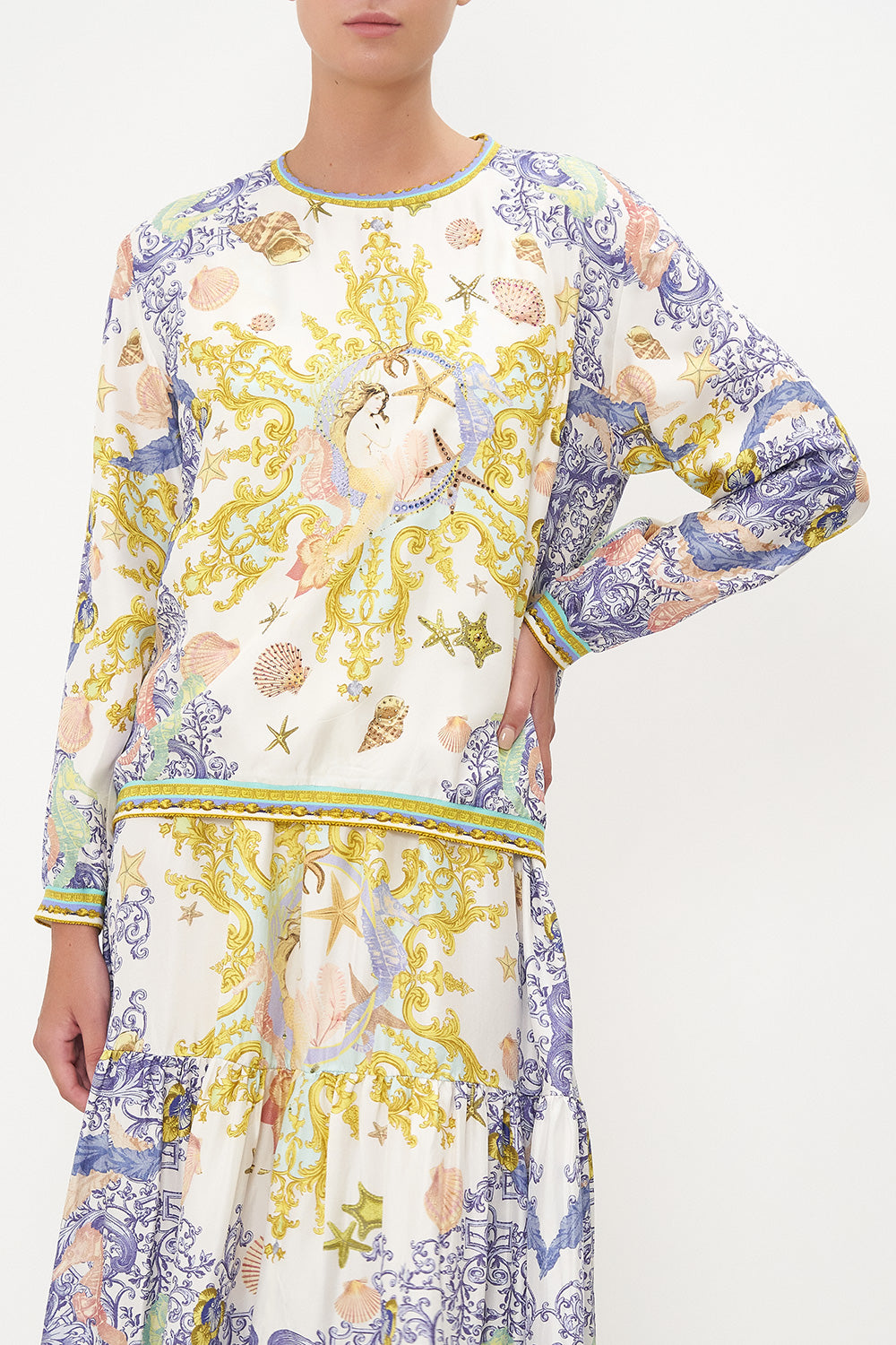 SWEATER STYLE TOP STAR OF THE SEA