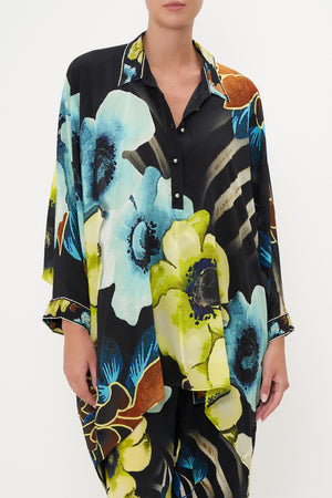 BUTTON UP TOP WITH DRAPED BACK POPPY DIVINE