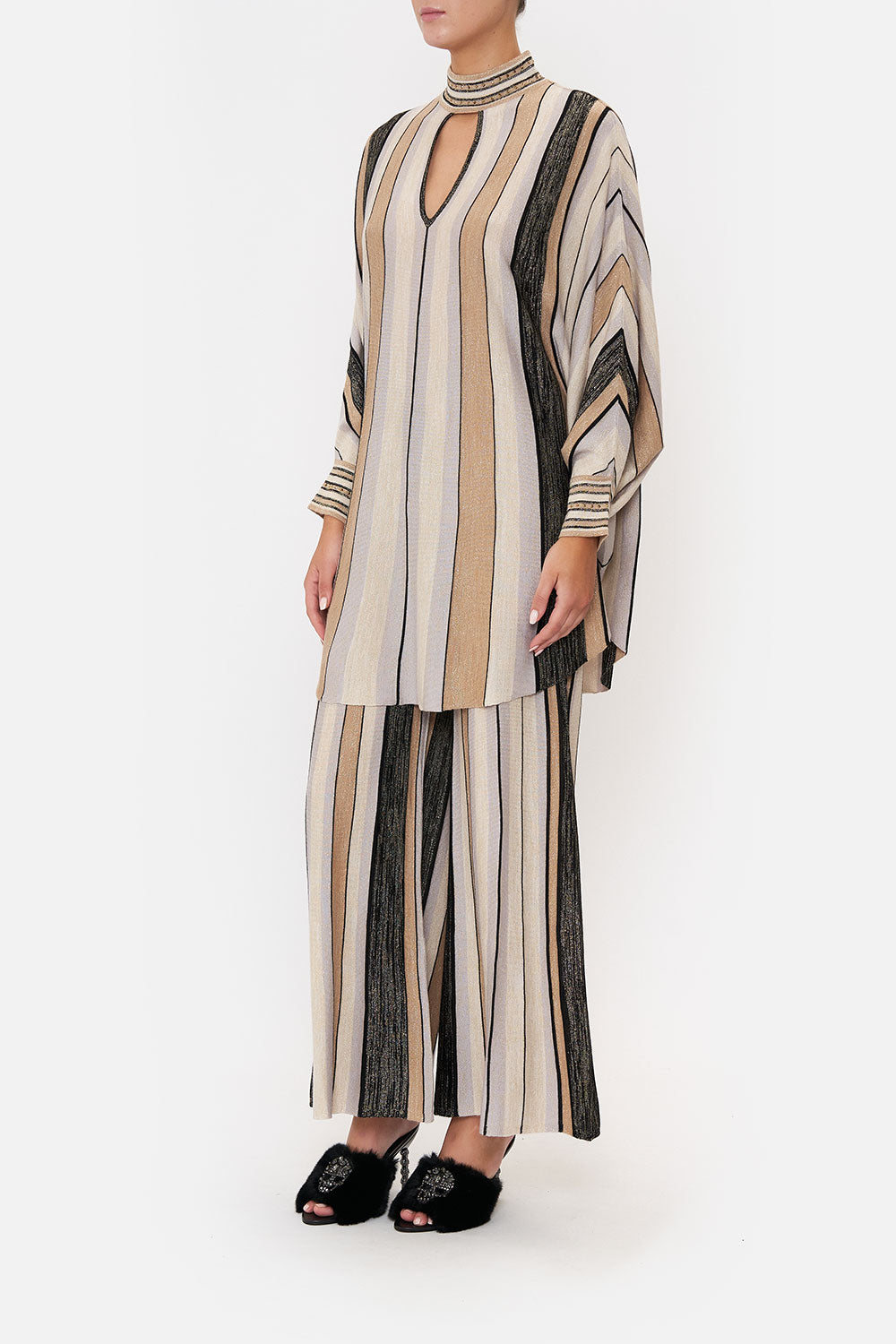 KNITTED KAFTAN WITH NECK BAND FOR THE LOVE OF LEO