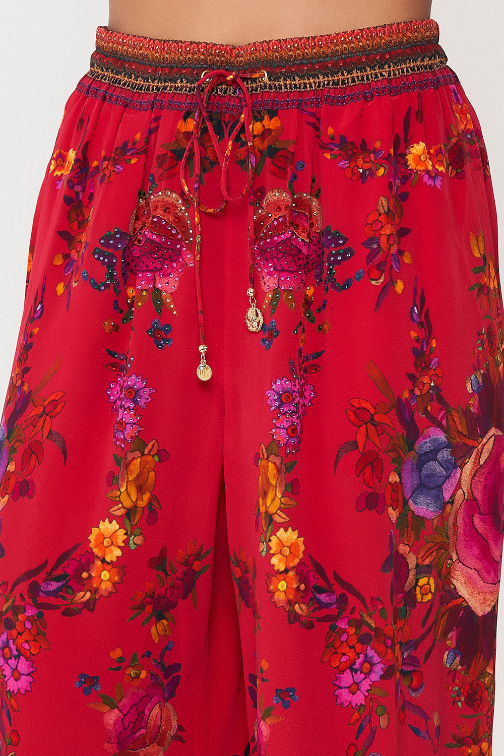 STRAIGHT LEG PANT VIEW FROM THE VEIL