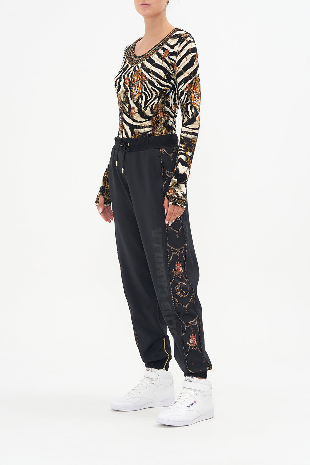 LONG SLEEVE THUMBHOLE TOP KNIGHTS OF JAGGIS TABLE