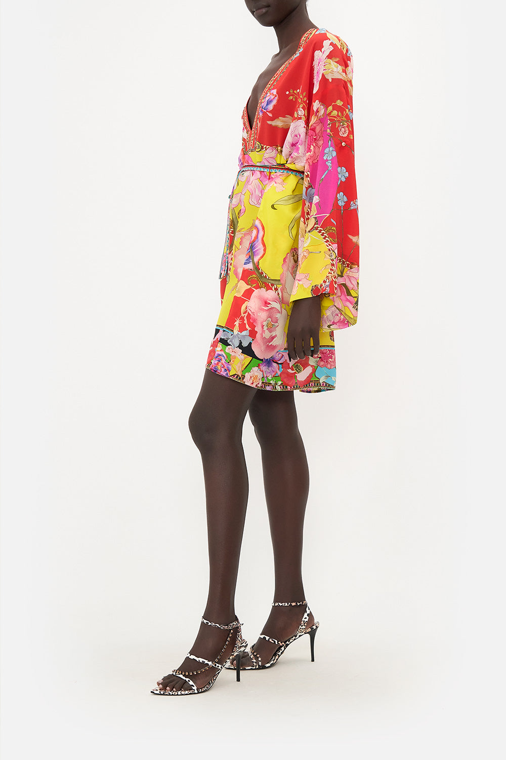 SHORT DEEP V KAFTAN WITH SLEEVE TABS THE BEETLES