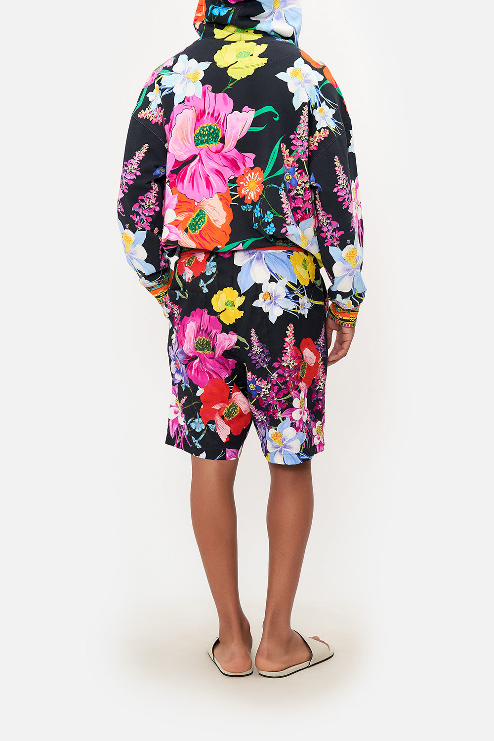 MID LENGTH WALK SHORT AWAY WITH THE FAIRIES