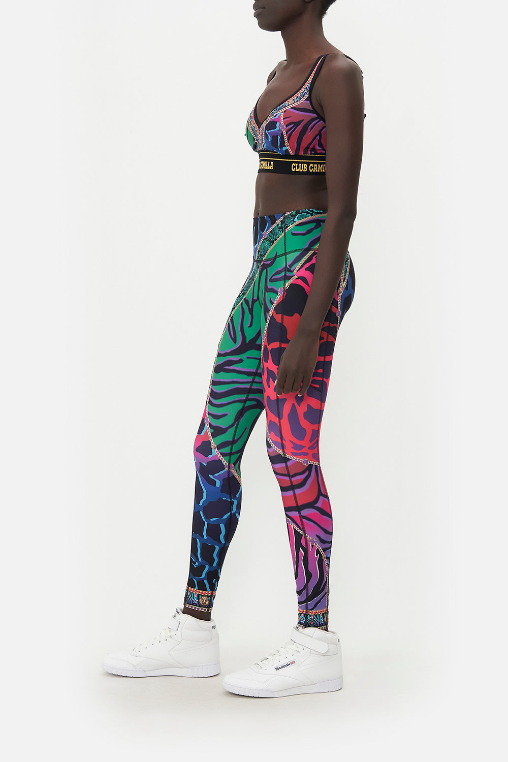 V-NECK ACTIVE CROP UNDER THE NEON SUN