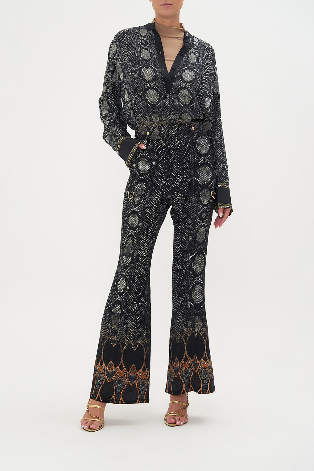 FLARE WITH D-RING DETAIL WILD HORSES