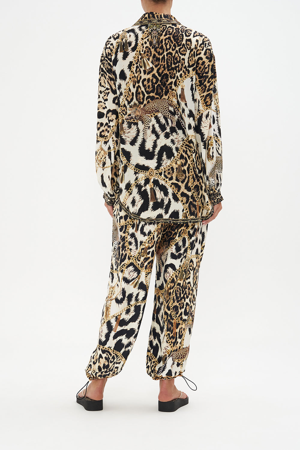 V-NECK BLOUSE WITH COLLAR ROLE CALL