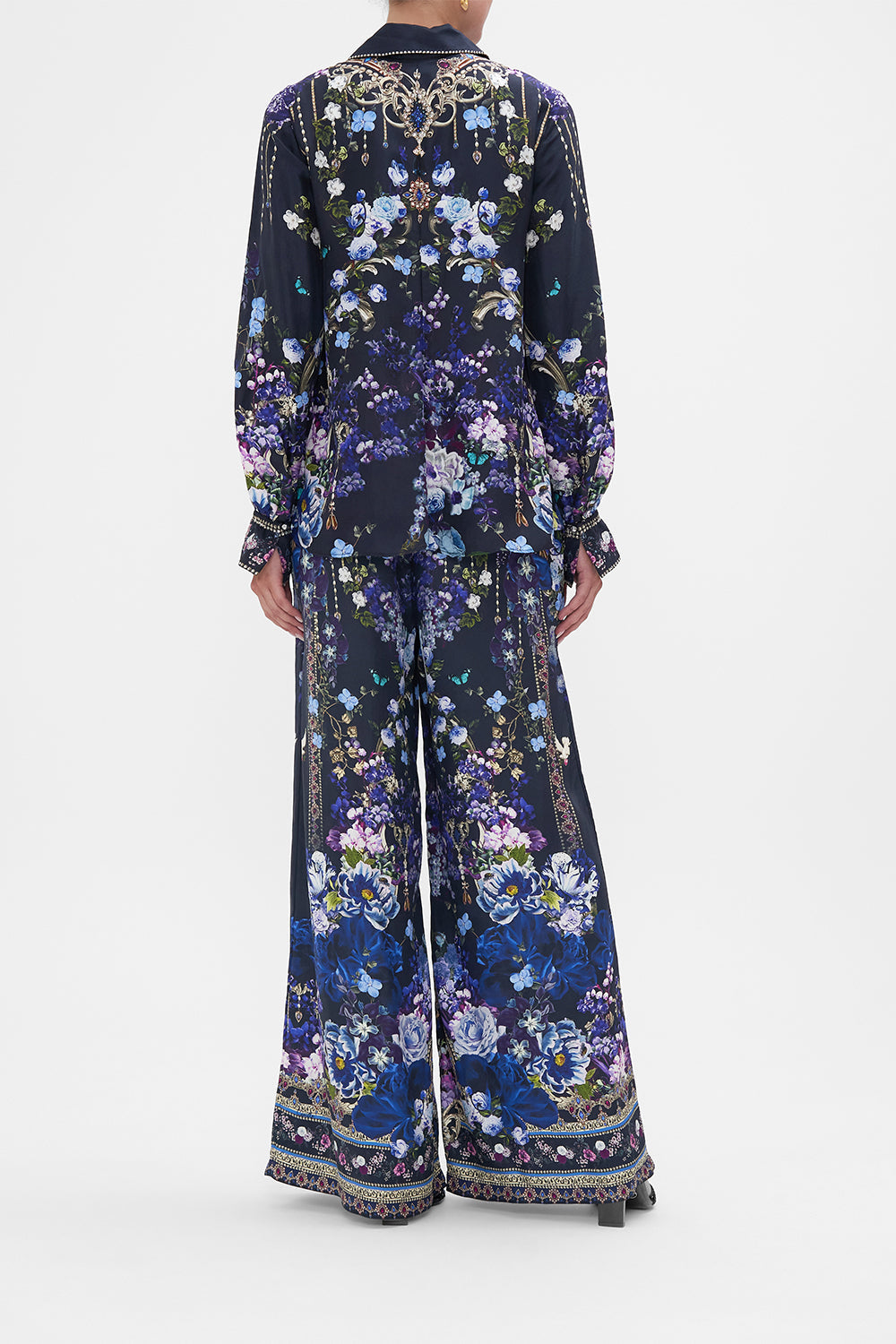 CURVED COLLAR BLOUSE OBSIDIAN BLOOM