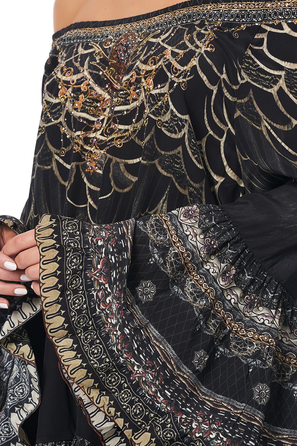 A LINE FRILL DRESS UNDER A FULL MOON