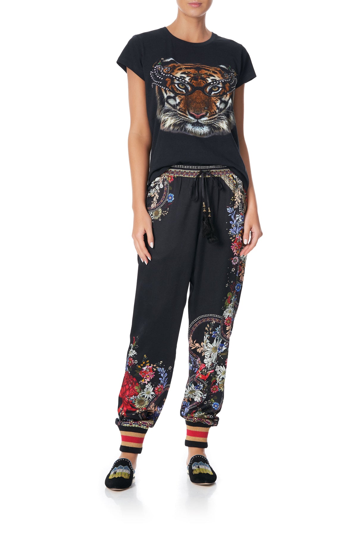 CURVED HEM FITTED TEE BOTANICAL CHRONICLES