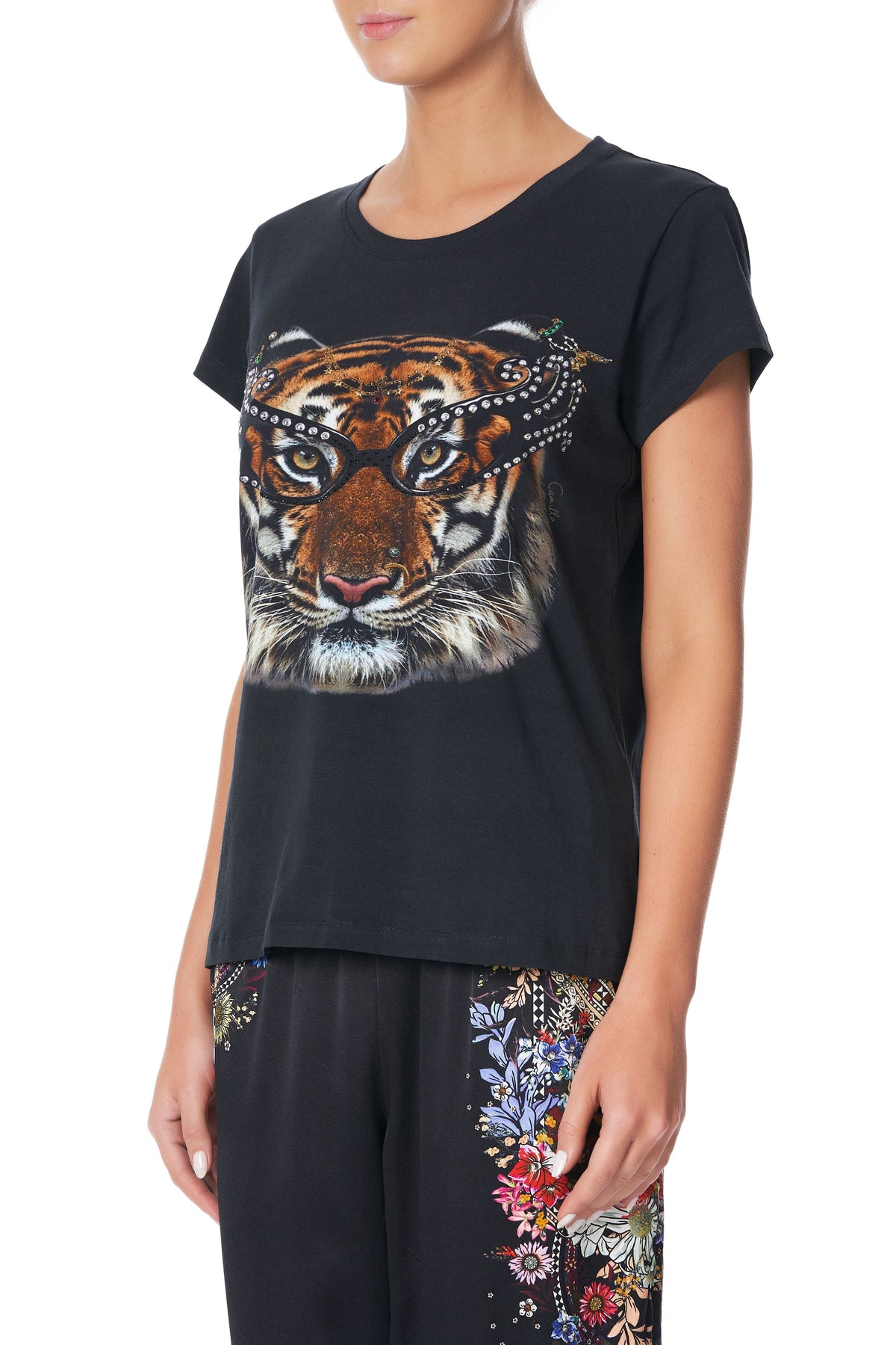 CURVED HEM FITTED TEE BOTANICAL CHRONICLES