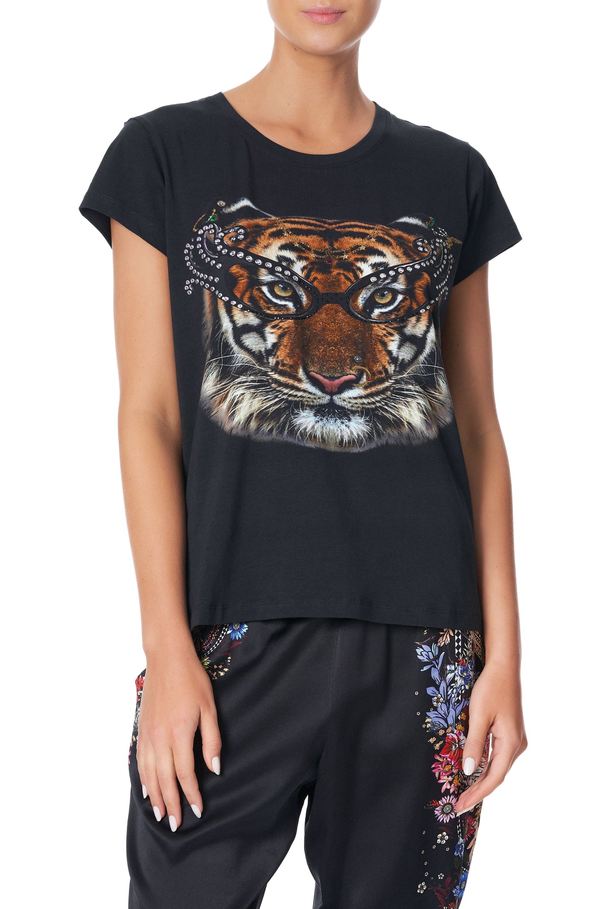 CURVED HEM FITTED TEE BOTANICAL CHRONICLES