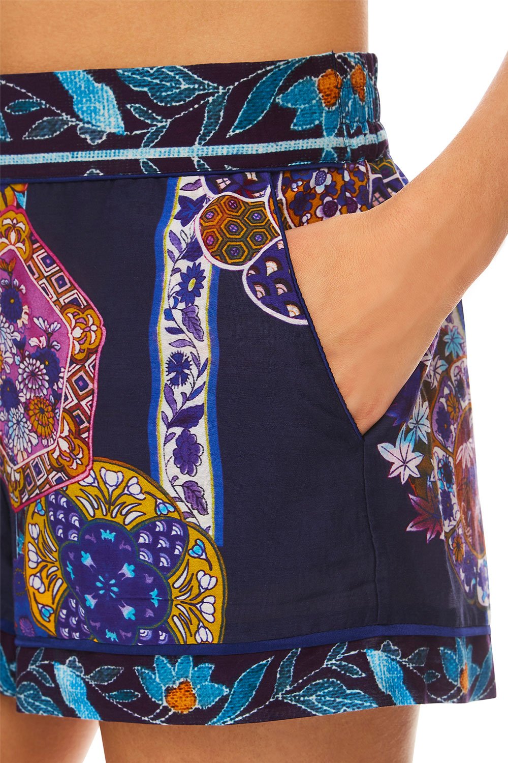 CAMILLA FLARED ELASTIC BACK SHORT STAR GAZER