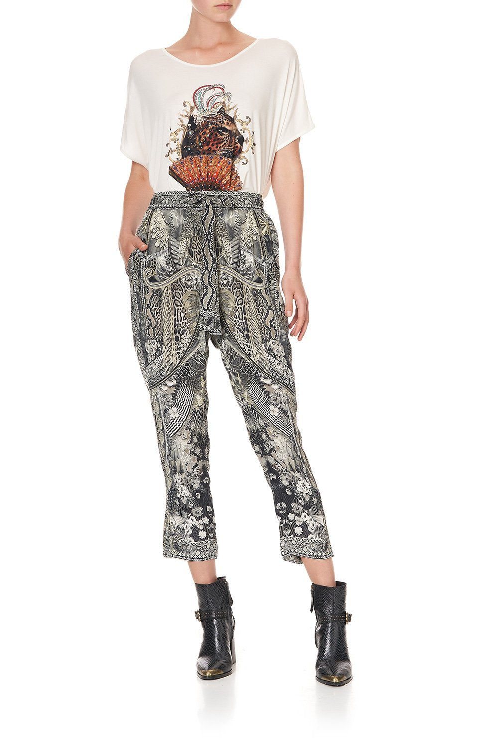 LOOSE FIT BOXY TEE ONE TRIBE