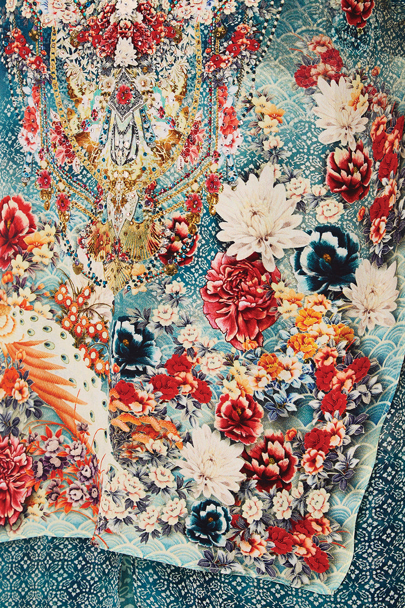 MULTI LAYER V NECK TOP GUMNUT GATHERING