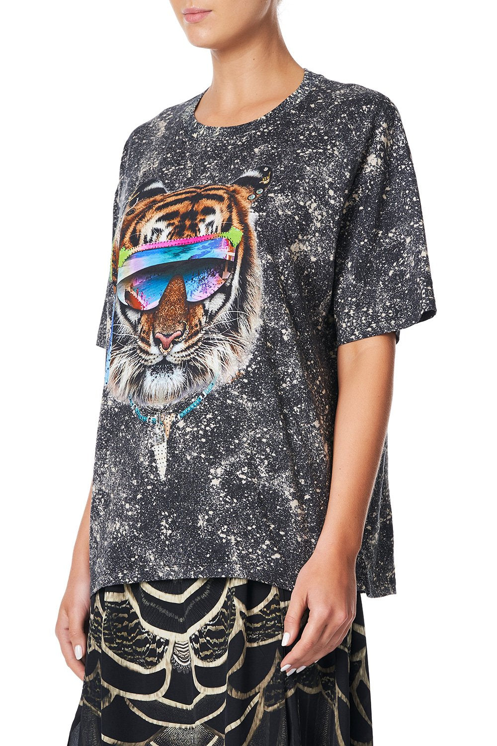 OVERSIZE BAND TEE UNDER A FULL MOON