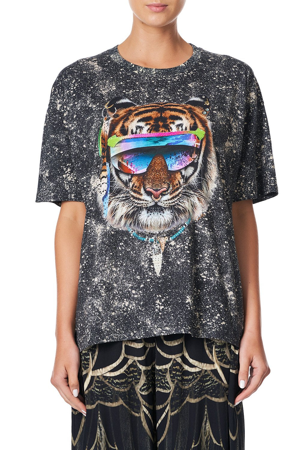 OVERSIZE BAND TEE UNDER A FULL MOON