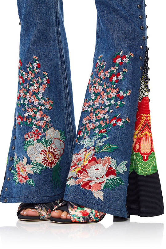 FLARED JEAN WITH CONTRAST PANELS QUEEN OF KINGS