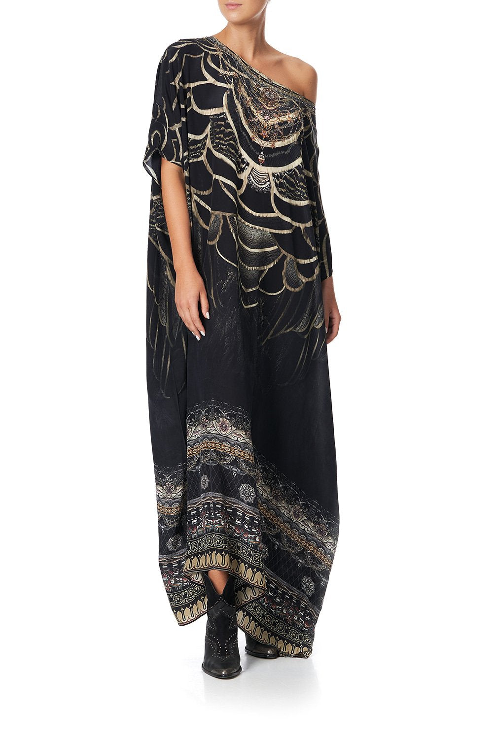 ROUND NECK KAFTAN UNDER A FULL MOON