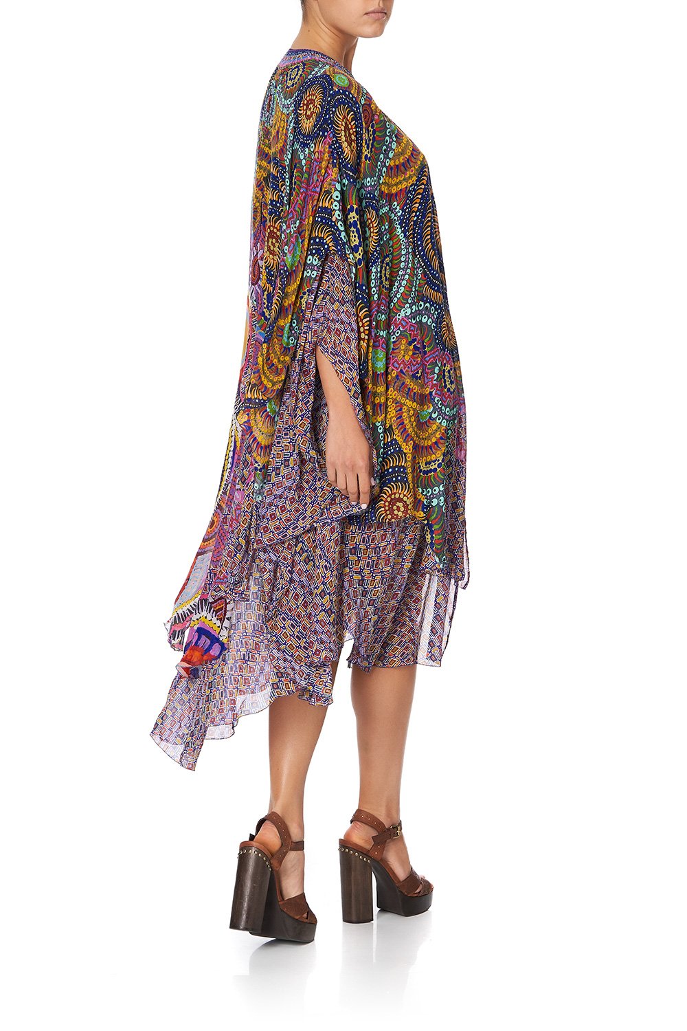 SCALLOPED EDGE LAYER WARLU DREAMING