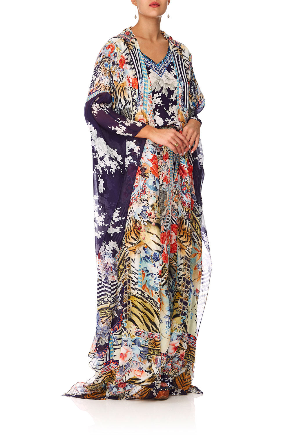 OVERSIZED ROBE THE LONELY WILD – CAMILLA