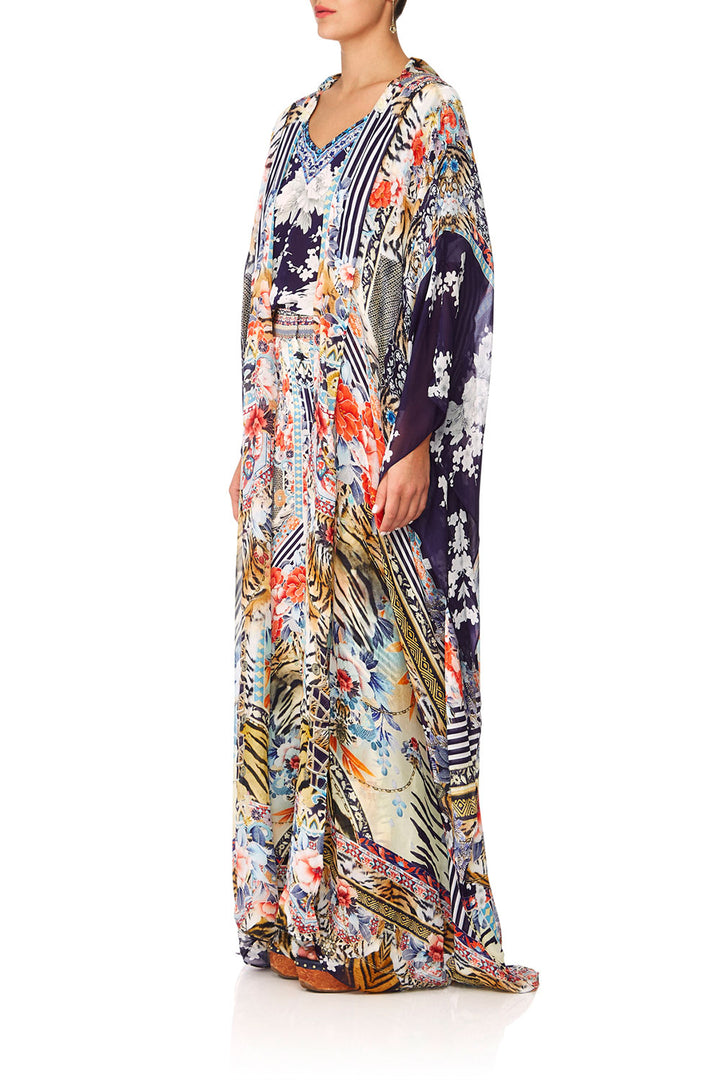 OVERSIZED ROBE THE LONELY WILD – CAMILLA