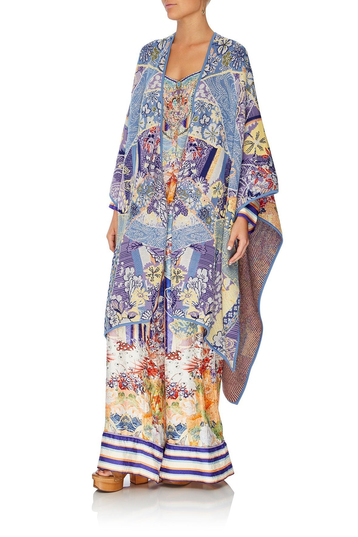 THROW OVER PONCHO GIRL IN THE KIMONO